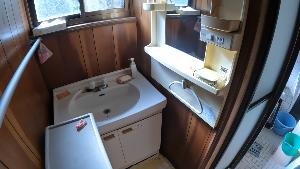 1970s wood house on a large plot in Yamaguchi
