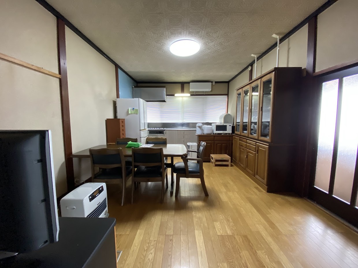 1970s wood house on a large plot in Toyama