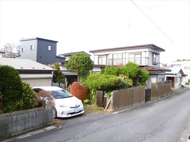 1970s wood house, 15-min walk to station, Aomori