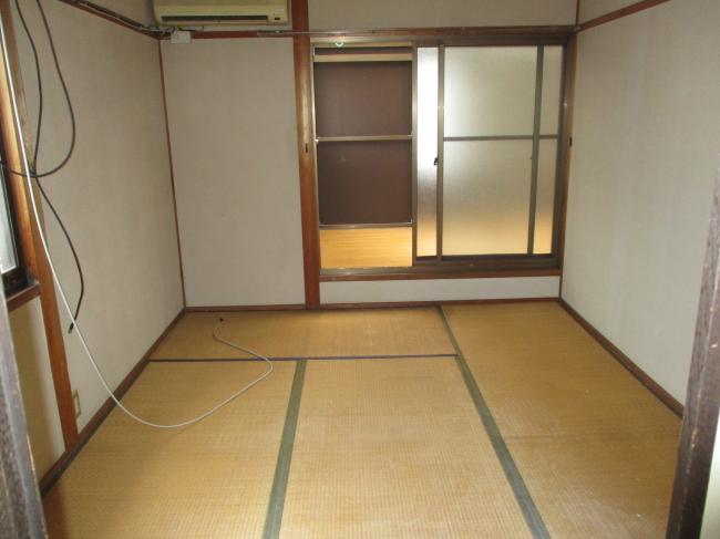 1980s wood house, 20-min walk to station, Okayama