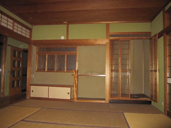 1970s wood house, 15-min walk to station, Satsumasendai