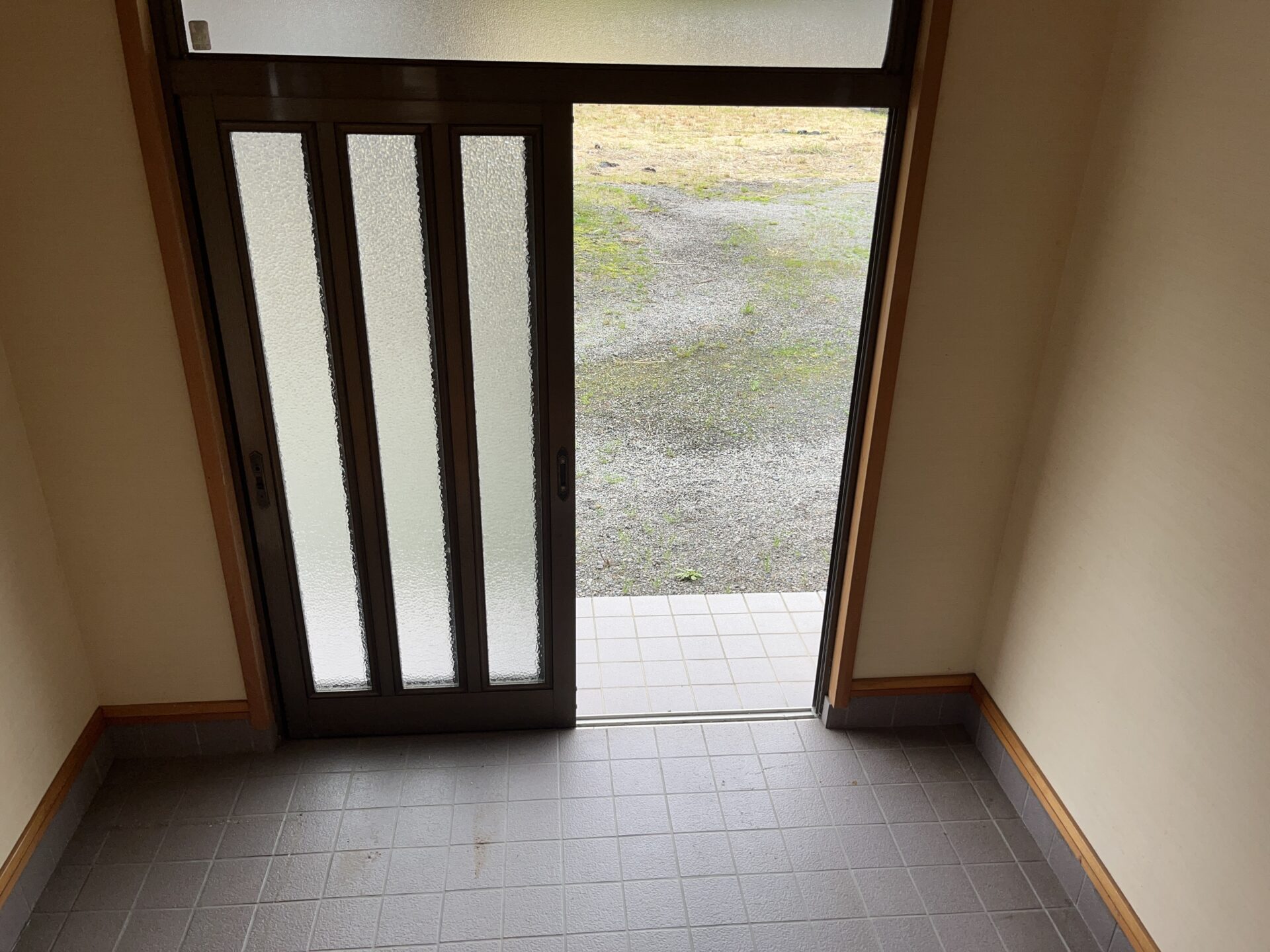 1950s wood house on a large plot in Shizuoka