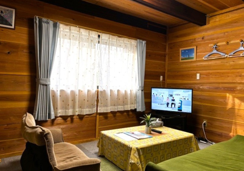 1990s wood house on a large plot in Tochigi