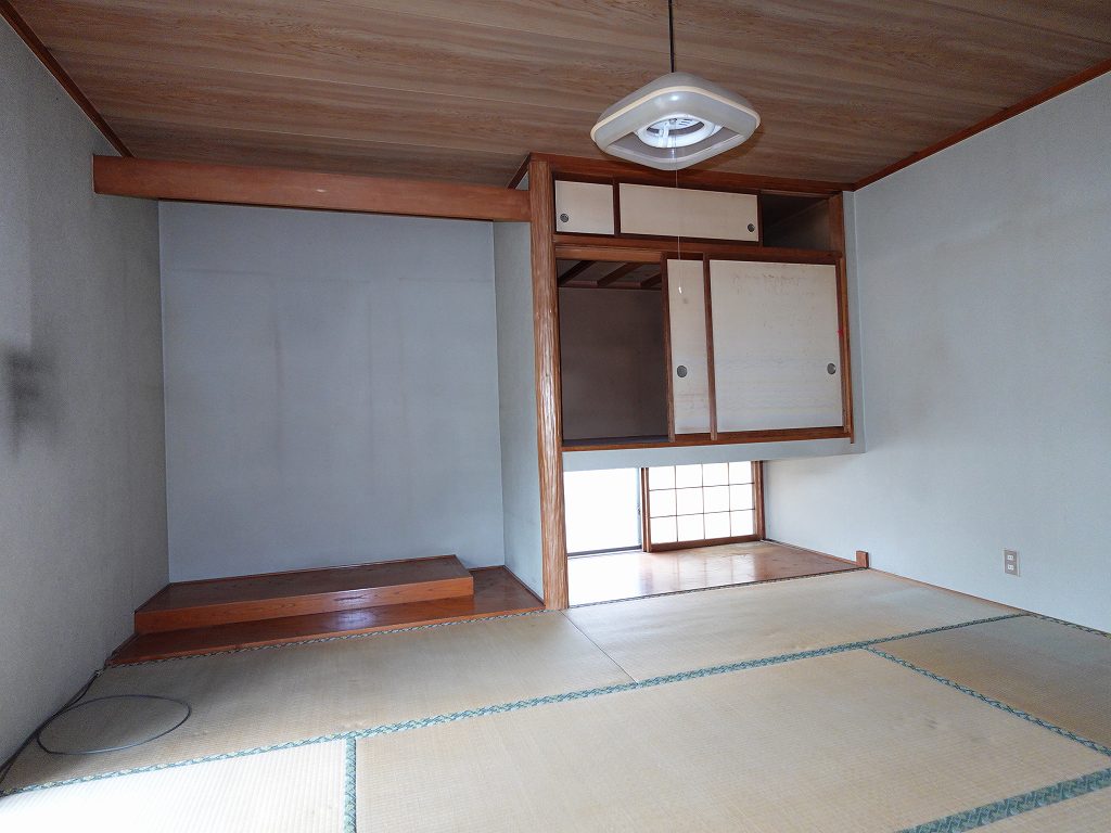 1980s steel-frame house, 17-min walk to station, Nagano