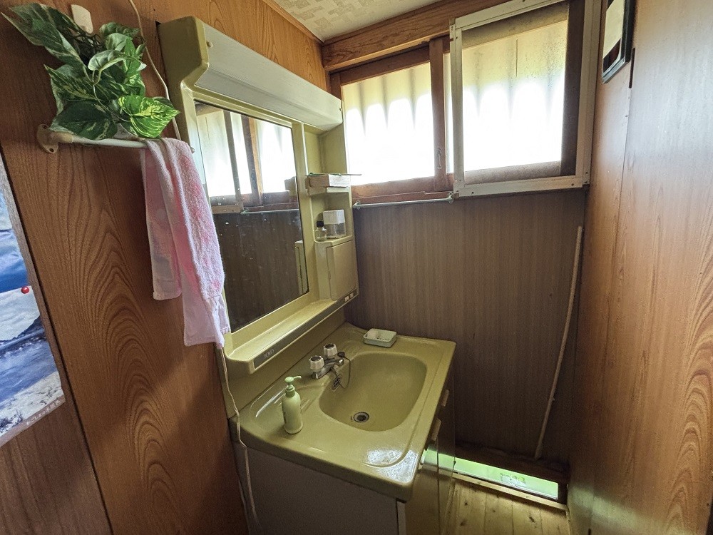1960s wood house near the coast in Togata, Ibusuki