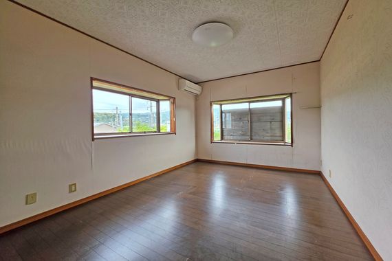 1980s wood house, 8-min walk to station, Wakayama
