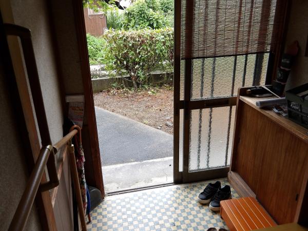 1960s wood house, 17-min walk to station, Ehime