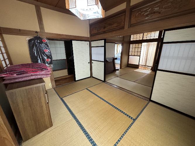 1970s wood house, 11-min walk to station, Tokamachi, Niigata