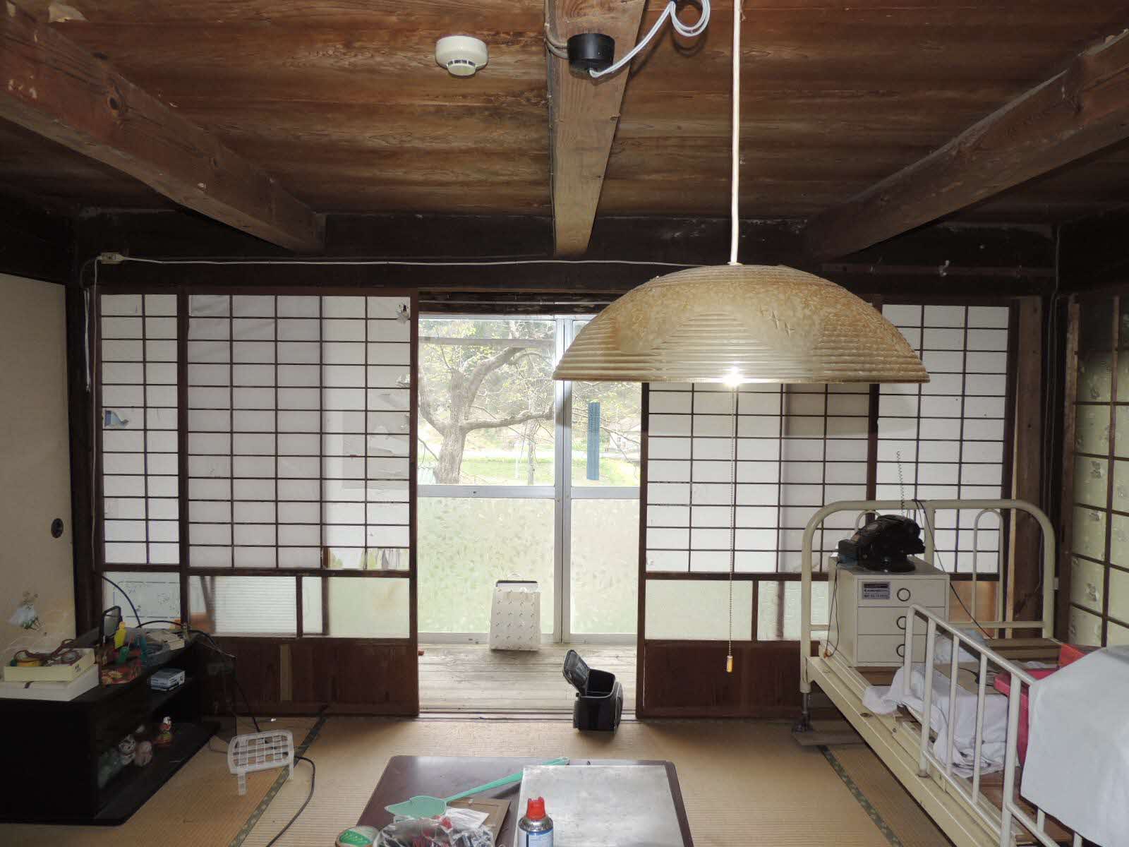 1950s wood house on a large plot in Okayama