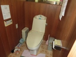 1990s wood house on a large plot in Niigata