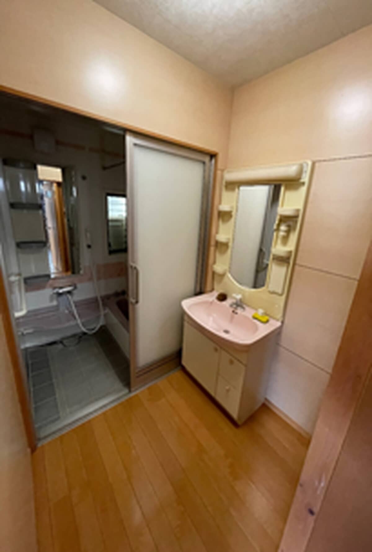 1970s wood house, 11-min walk to station, Hiroshima