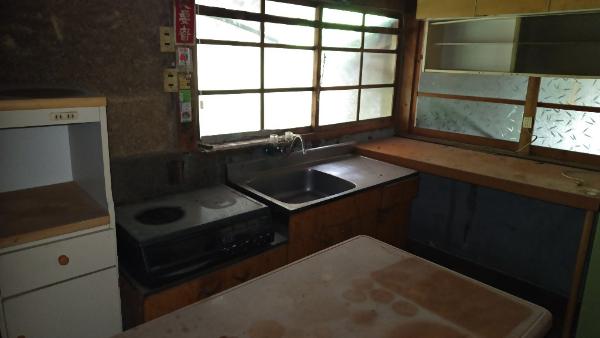 1970s wood house with storehouses in Hyogo