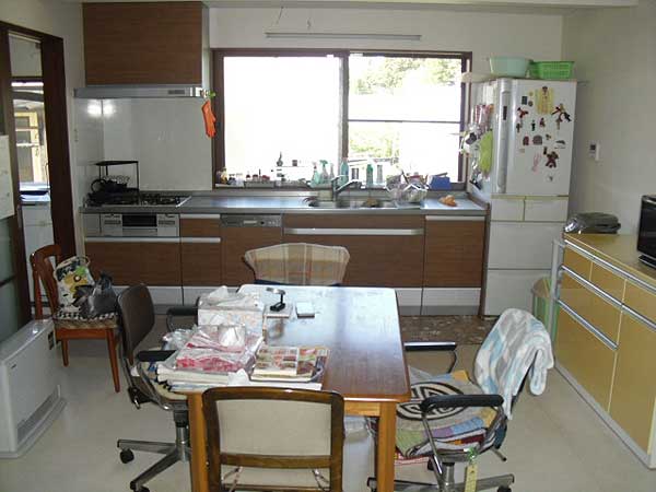 1960s wood house on a large plot in Iwate