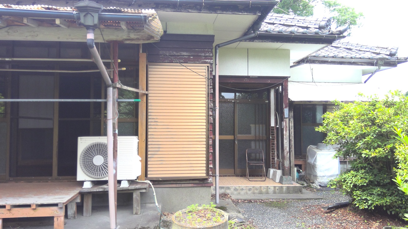 1980s wood house in Koyama, Kimotsuki, farmland, approval needed