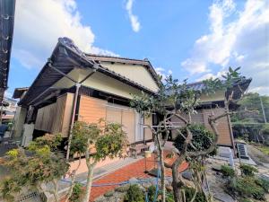 1980s wood house, 16-min walk to station, Shimane