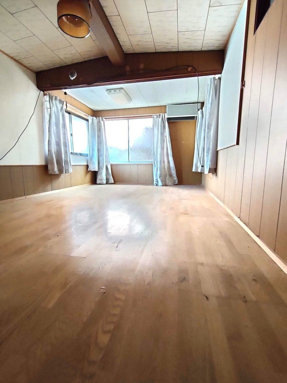 1960s wood house in Ainan