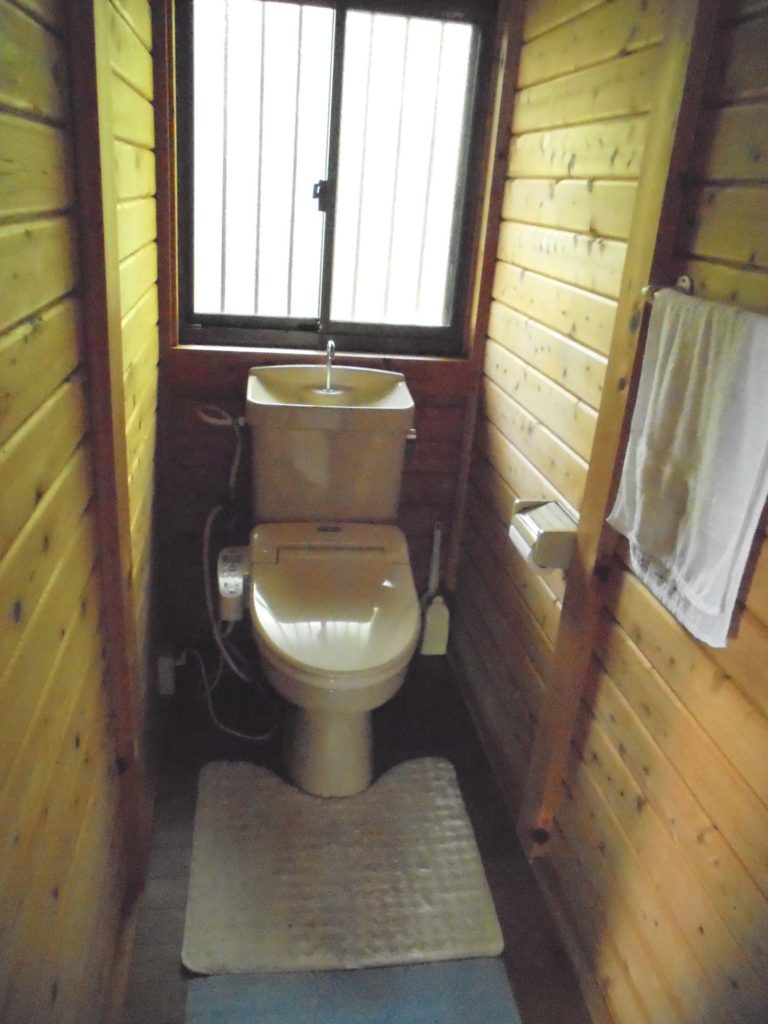 1990s wood house in Gifu