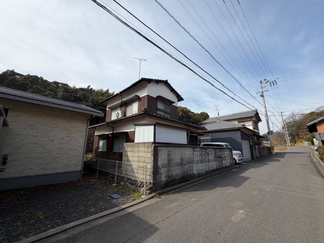 Two-story house in Takaji-cho