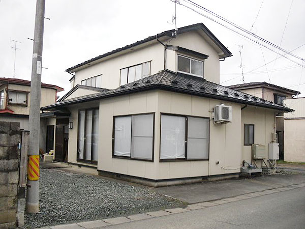 1950s wood house, 12-min walk to station, Iwate