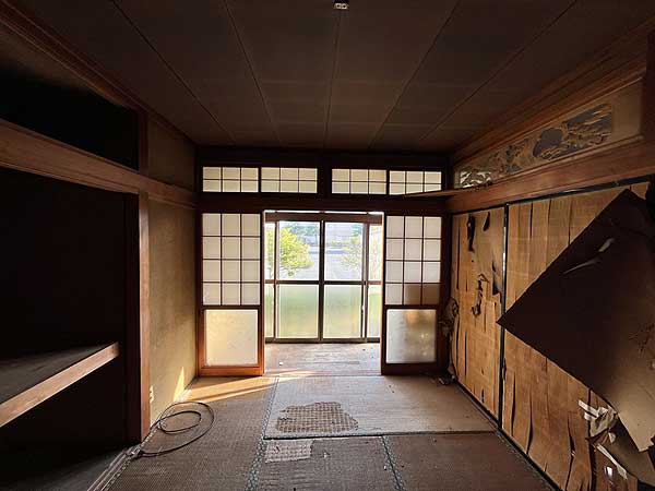 1970s wood house, 12-min walk to station, Iwate
