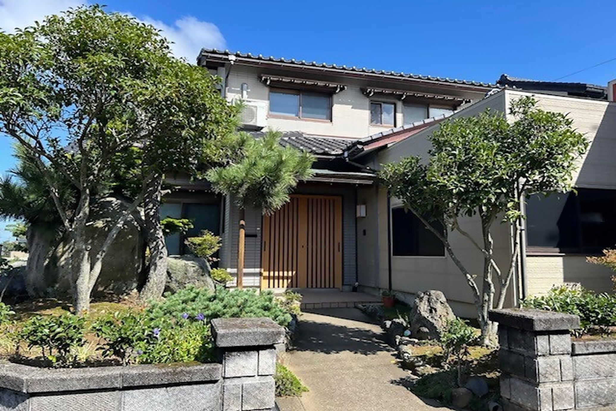 1980s wood house, 6-min walk to station, Fukui