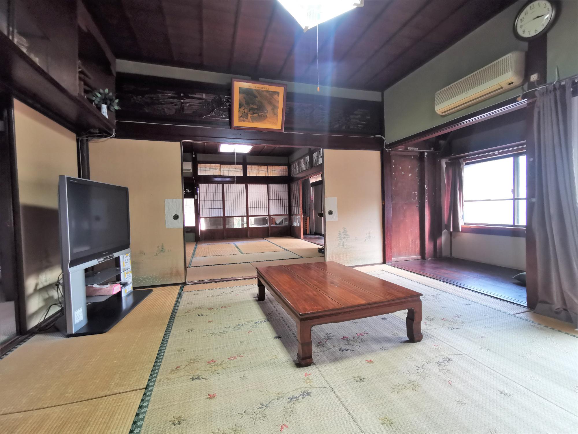Wood house with outbuildings in Fukuoka
