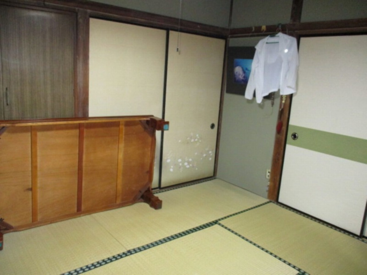 1960s wood house on a large plot in Tochigi