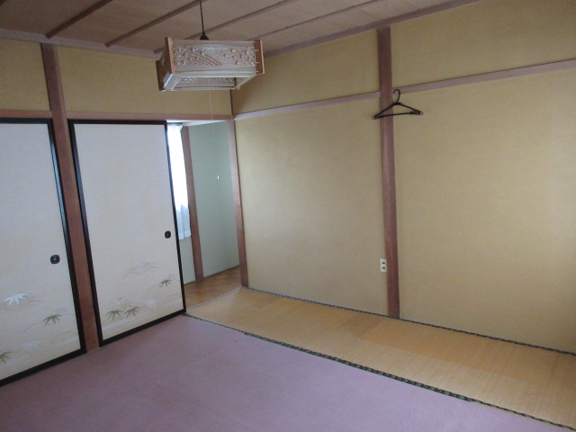 1970s wood house, 20-min walk to station, Nagano