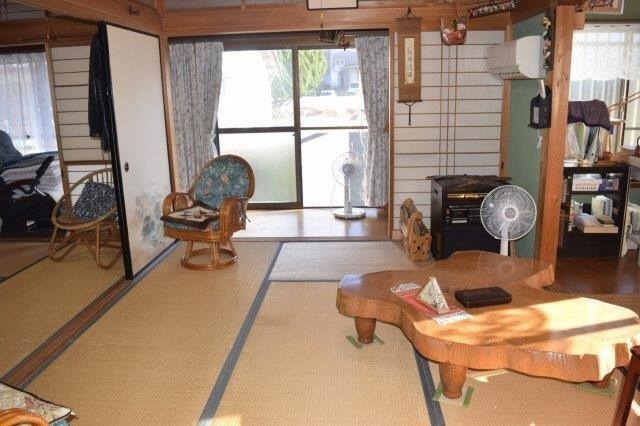 1980s wood house in Kochi