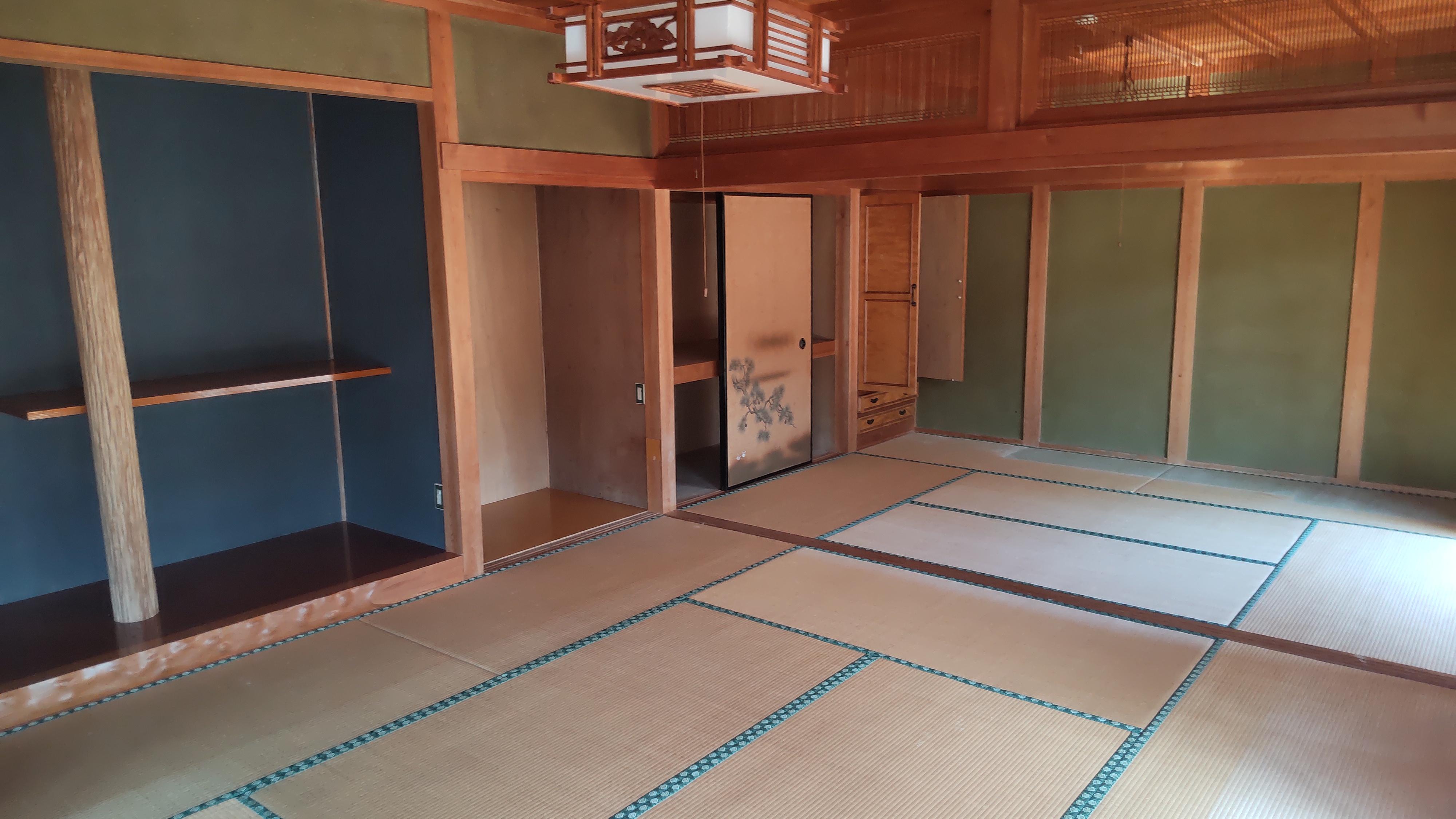 1980s wood house on a large plot in Miyazaki
