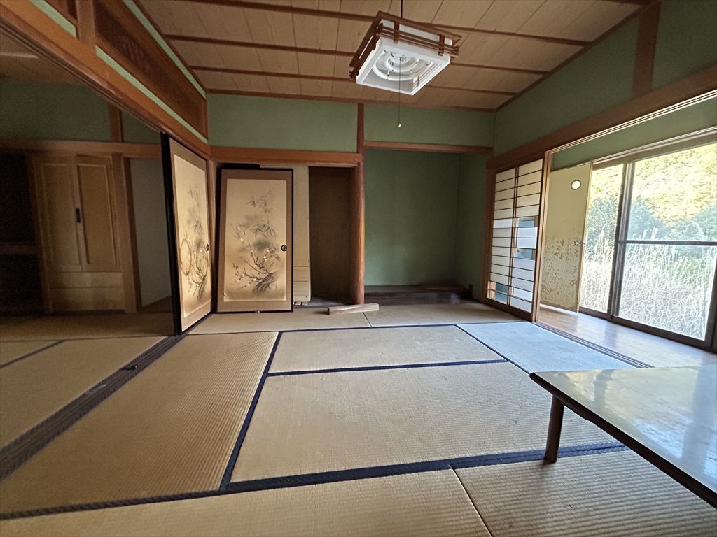 1990s wood house in Mie