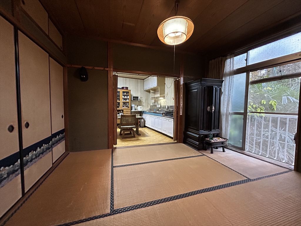 1970s steel-frame house, 15-min walk to station, Mie