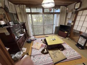 1960s wood house with storehouses in Niigata
