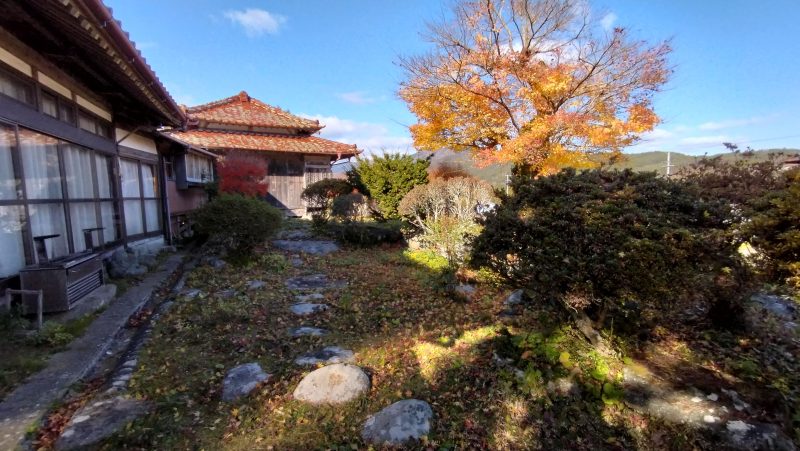 1920s wood house on a large plot in Iwate
