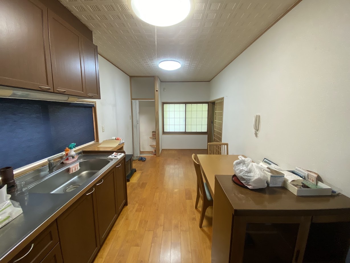 2000s wood house, 12-min walk to station, Toyama