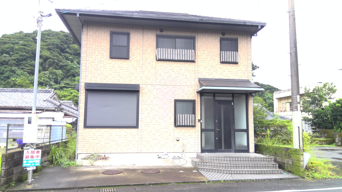 1990s steel-frame house in Uchinoura, Kimotsuki