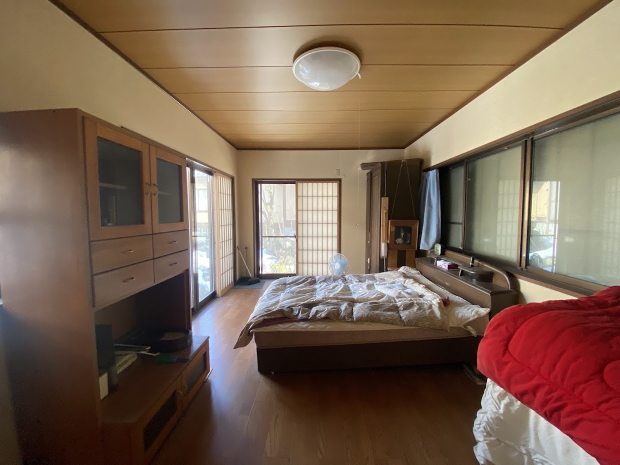 2000s wood house in Toyama