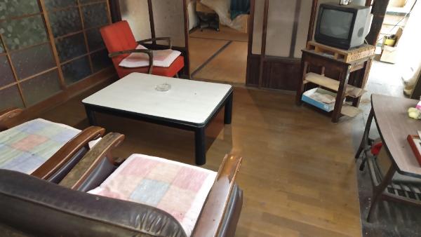 Wood house with storehouses in Hyogo