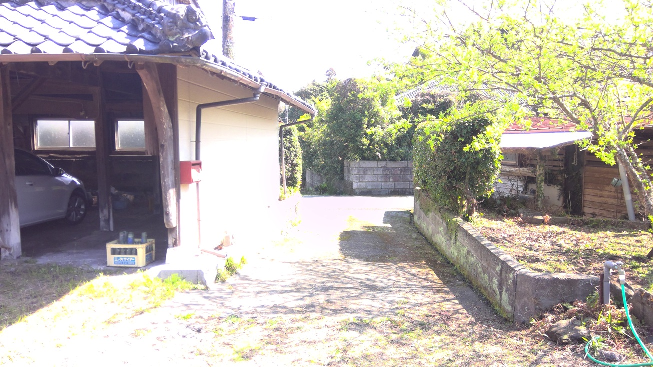 1960s wood house on a large plot in Koyama, Kimotsuki