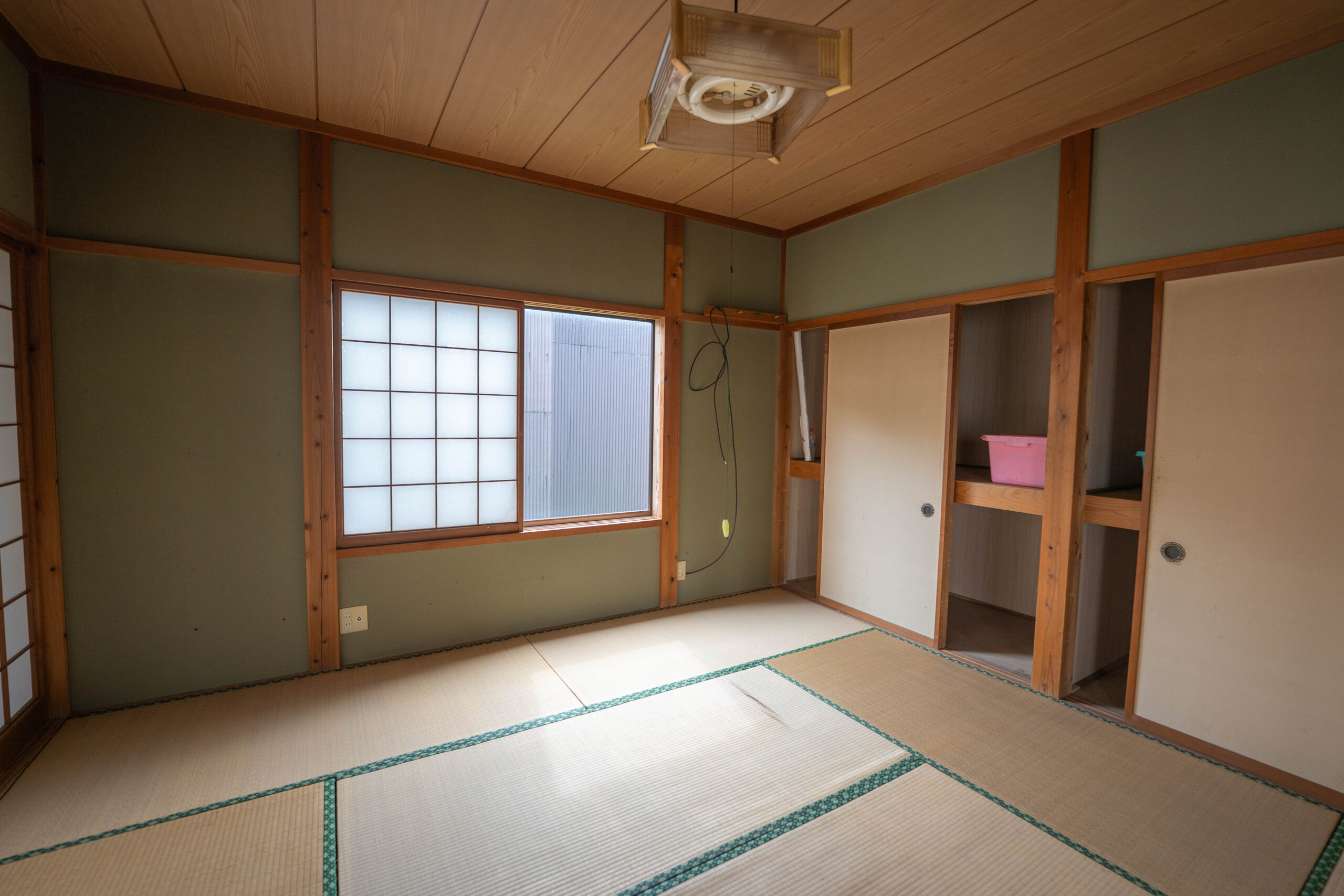 2000s house in Himi