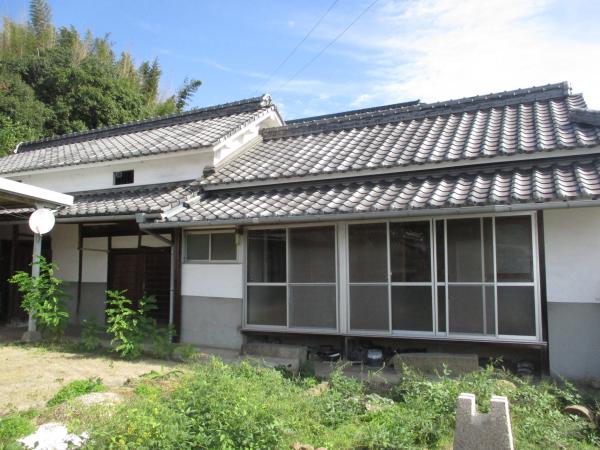1900s wood house on a large plot in Okayama