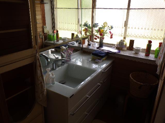 1970s wood house, 8-min walk to station, Nagasaki