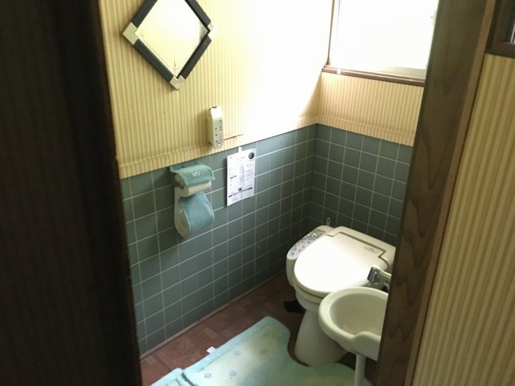 1960s wood house on a large plot in Tottori