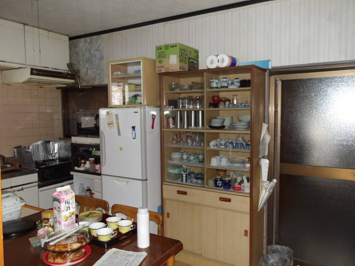 1980s wood house on a large plot in Hiroshima