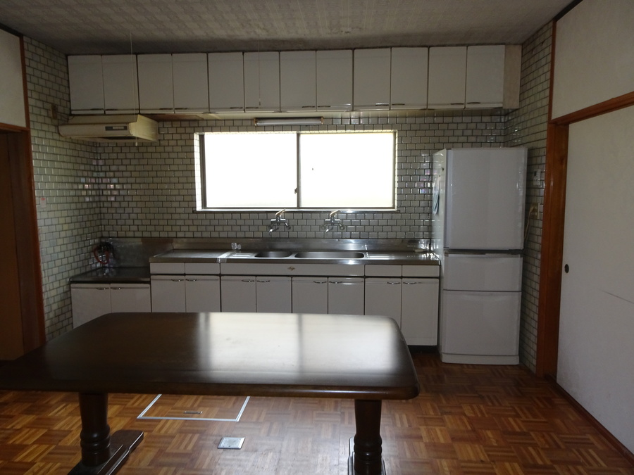 1980s wood house, 18-min walk to station, Shimane