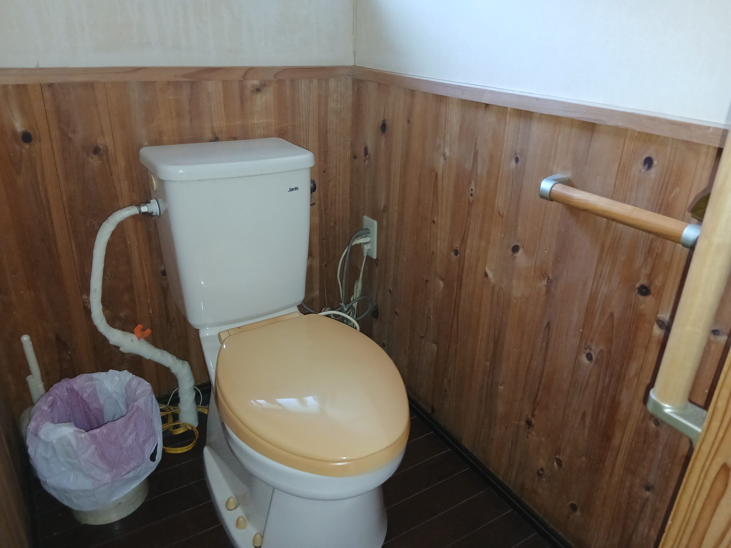 1950s wood house on a large plot in Iwate