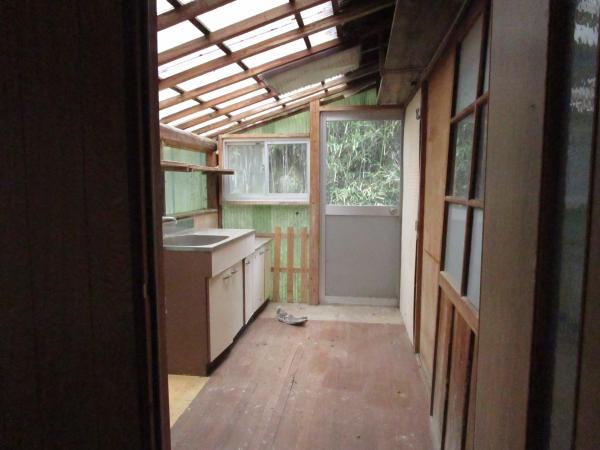 1860s wood house on a large plot in Oita