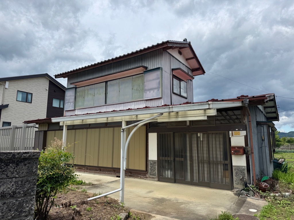 1960s wood house, 20-min walk to station, Miyagi