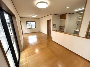 2000s wood house, 11-min walk to station, Fukui