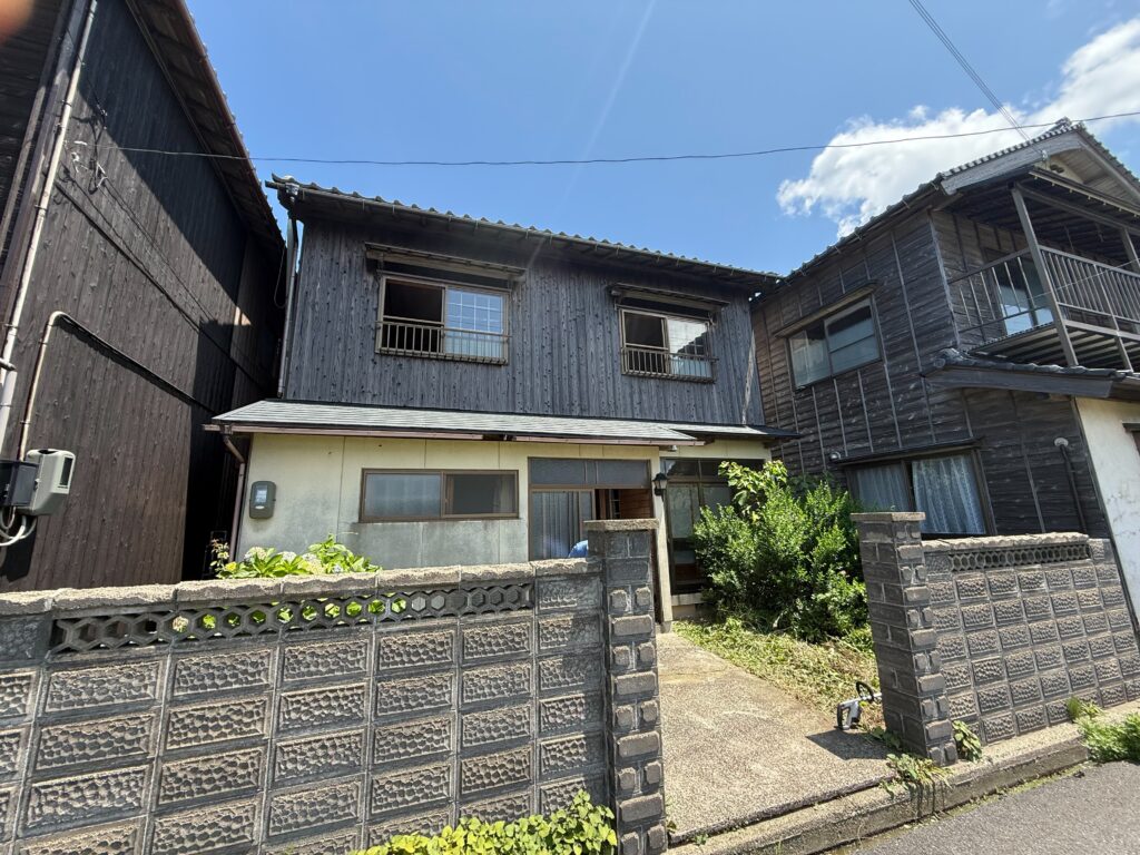 1980s wood house in Tango, Kyotango, farmland, approval needed